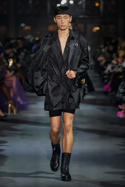 Look 48